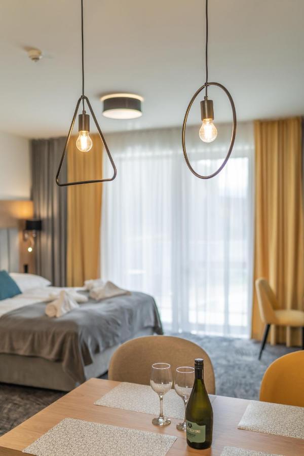 Lux Apartman V Hoteli Akvamarin Besenova Ngoại thất bức ảnh