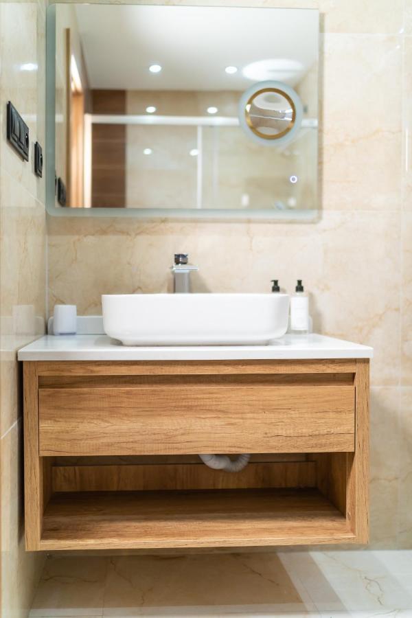 Lux Apartman V Hoteli Akvamarin Besenova Ngoại thất bức ảnh