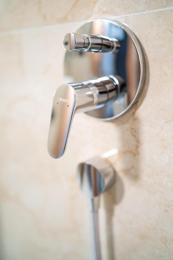 Lux Apartman V Hoteli Akvamarin Besenova Ngoại thất bức ảnh